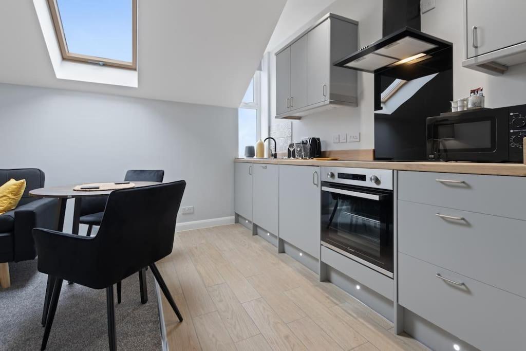 Modern Apartment Free Off Road Parking King Bed Suite 9 Nottingham Bagian luar foto